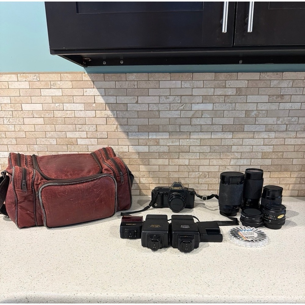 Canon T70 Film Camera 50mm Lens Kit‎ Vintage Extras